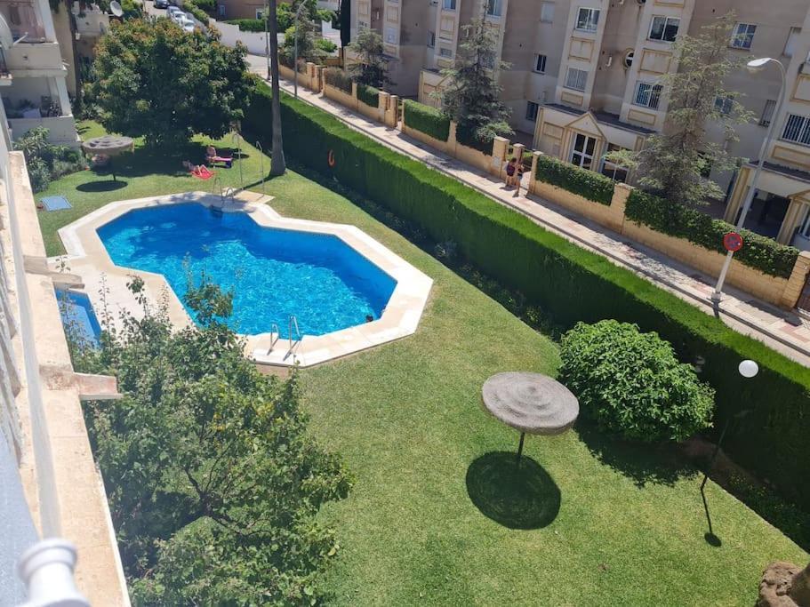 Encantador Apartamento Residencial Con Piscina Τορρεμολίνος Εξωτερικό φωτογραφία