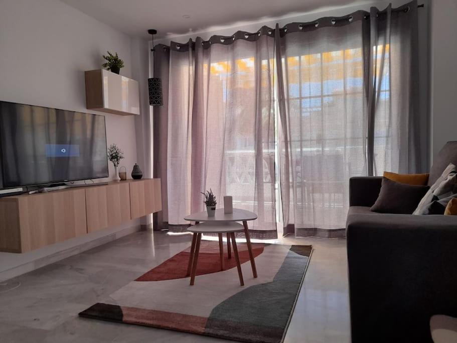Encantador Apartamento Residencial Con Piscina Τορρεμολίνος Εξωτερικό φωτογραφία