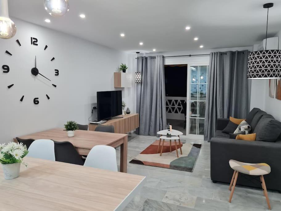 Encantador Apartamento Residencial Con Piscina Τορρεμολίνος Εξωτερικό φωτογραφία